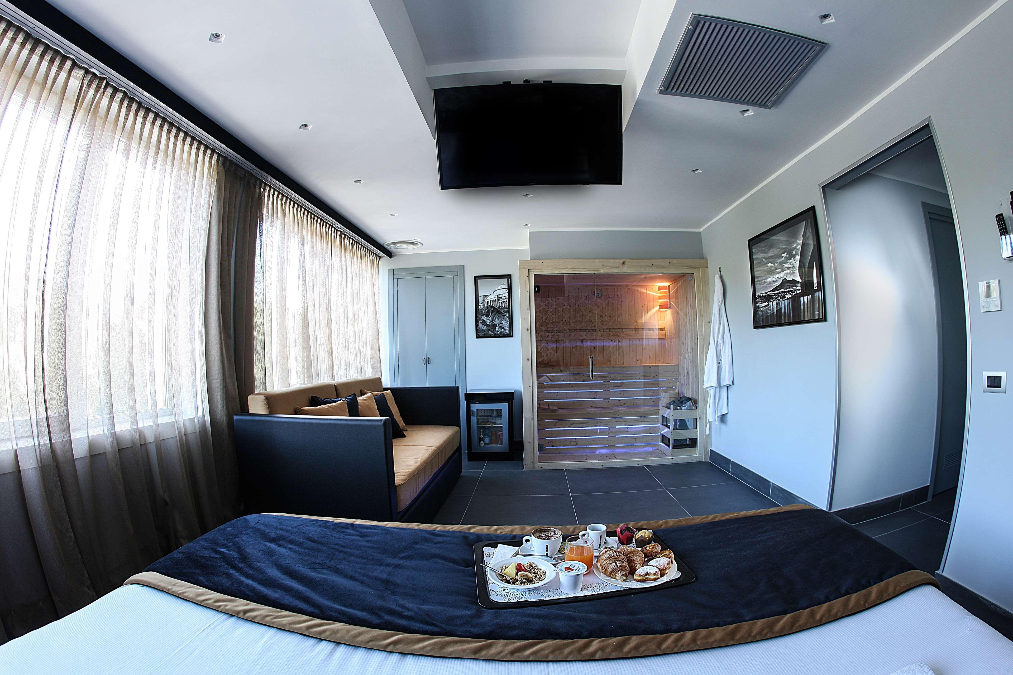 Best Western Plus Scottsdale Thunderbird Suites Exterior photo