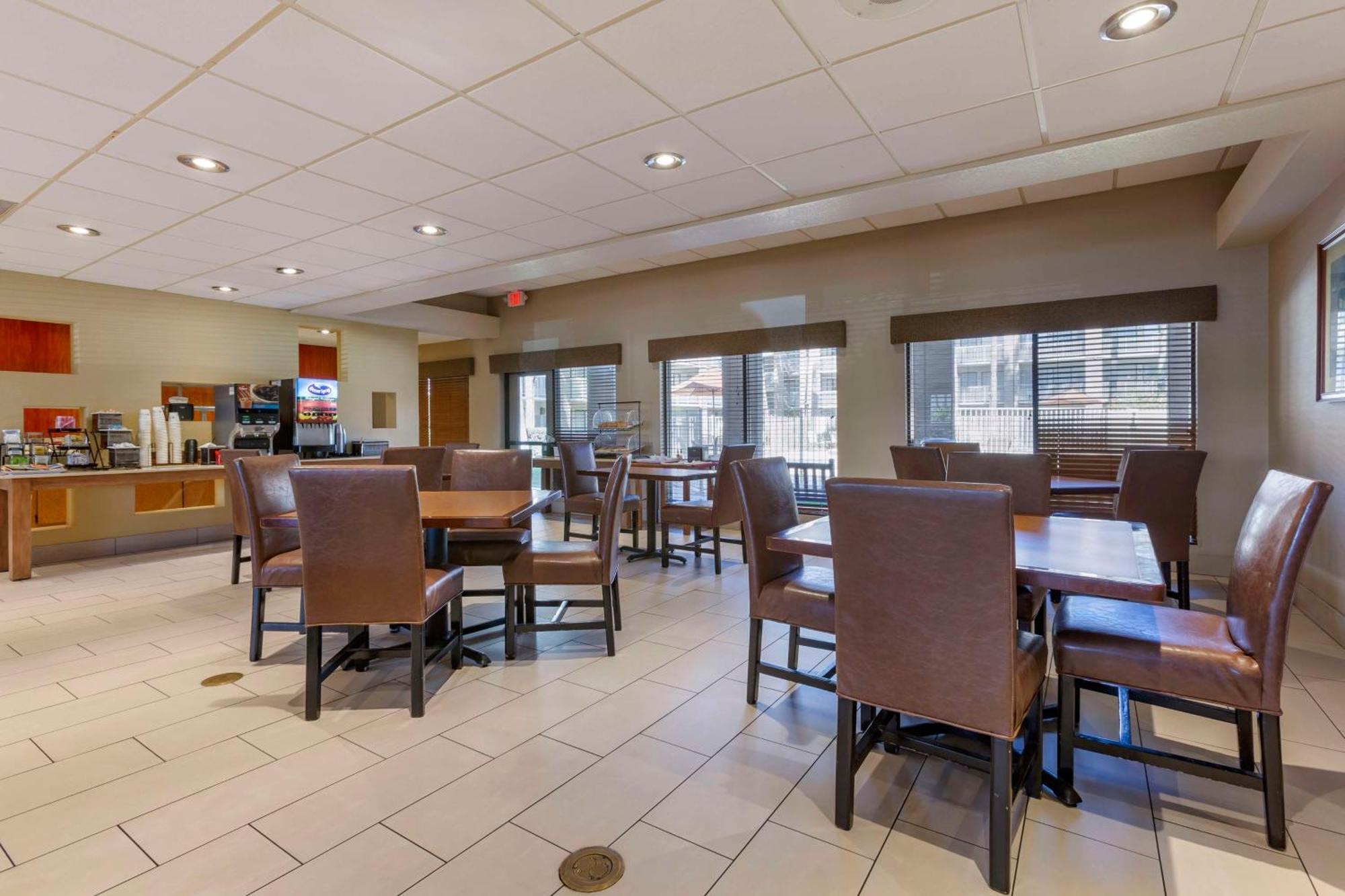 Best Western Plus Scottsdale Thunderbird Suites Exterior photo