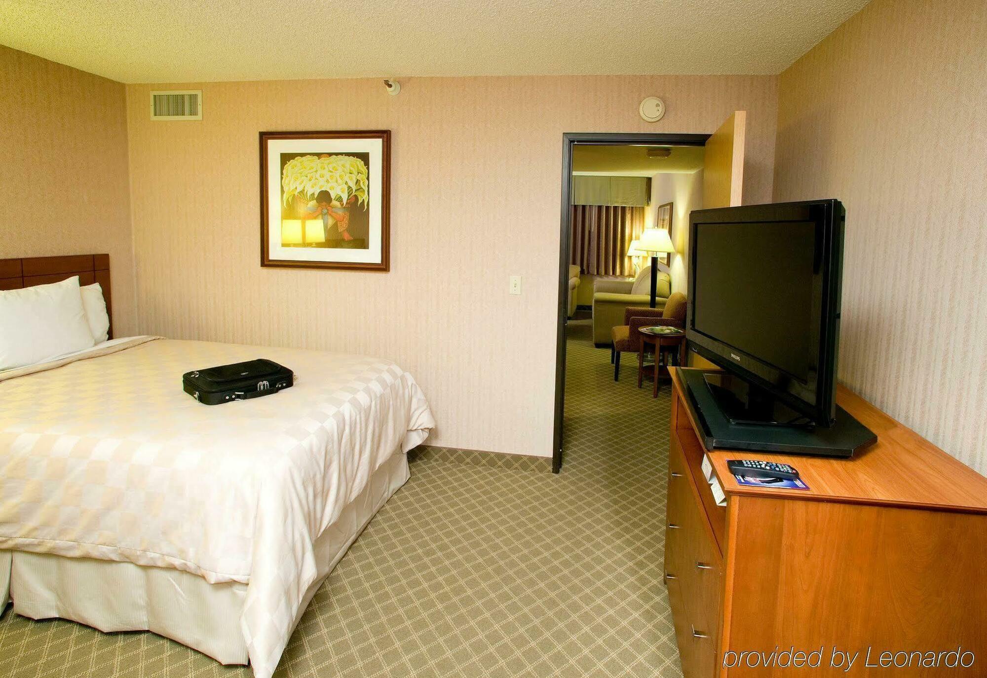 Best Western Plus Scottsdale Thunderbird Suites Exterior photo