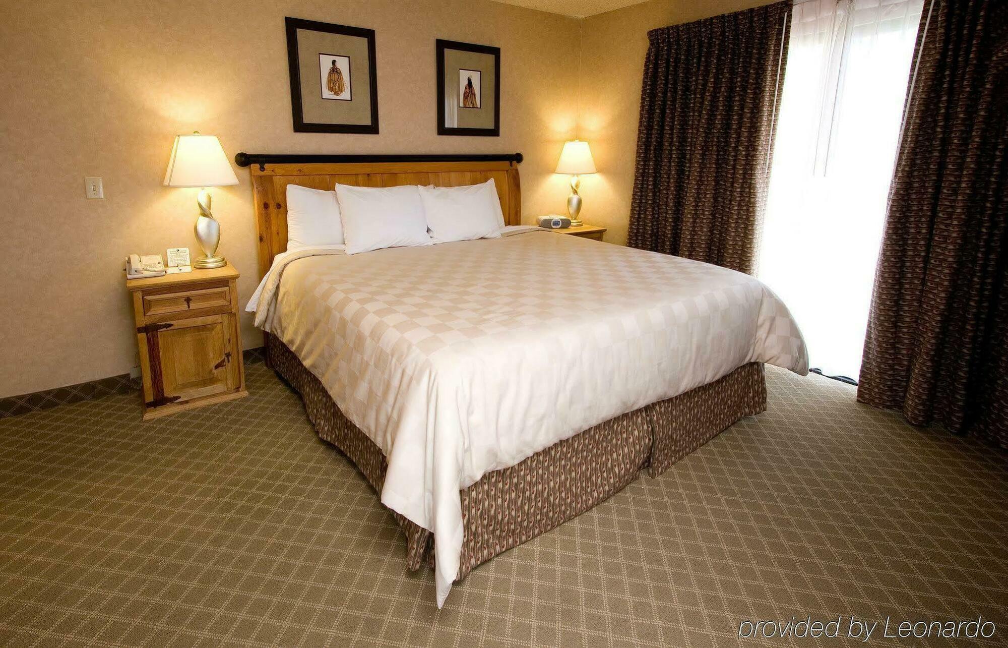 Best Western Plus Scottsdale Thunderbird Suites Exterior photo